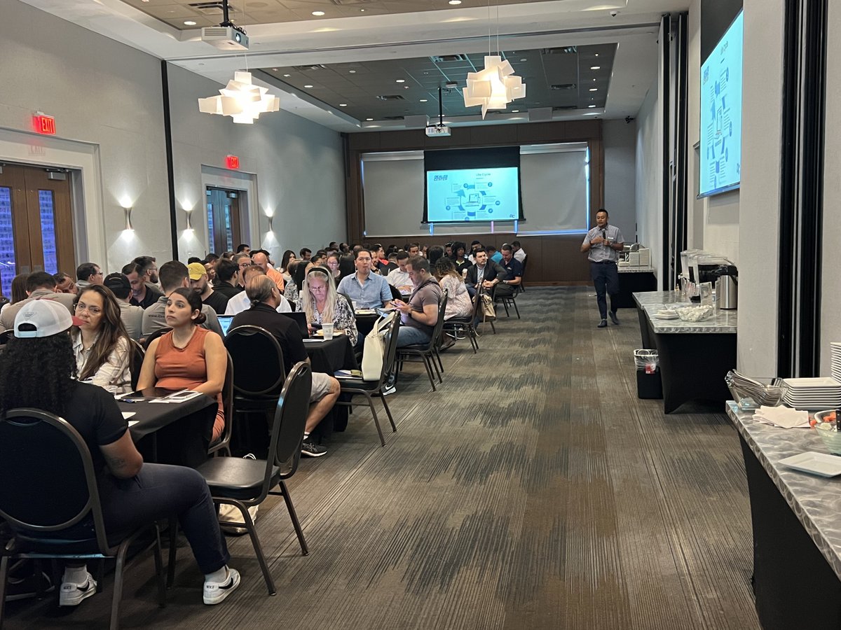 DealerCenter's tweet image. Had a great time at our Orlando, Florida, Workshop! 🎉

Thanks to our sponsors, @WestlakeFS, Westlake Flooring, @WesternFunding, @AutoSweetSocial, @CarZingUSA, @Experian, @tekioncorp, and @GWCWarranty.

And thanks to all the dealers who stopped by

#workshops2023 #cardealership