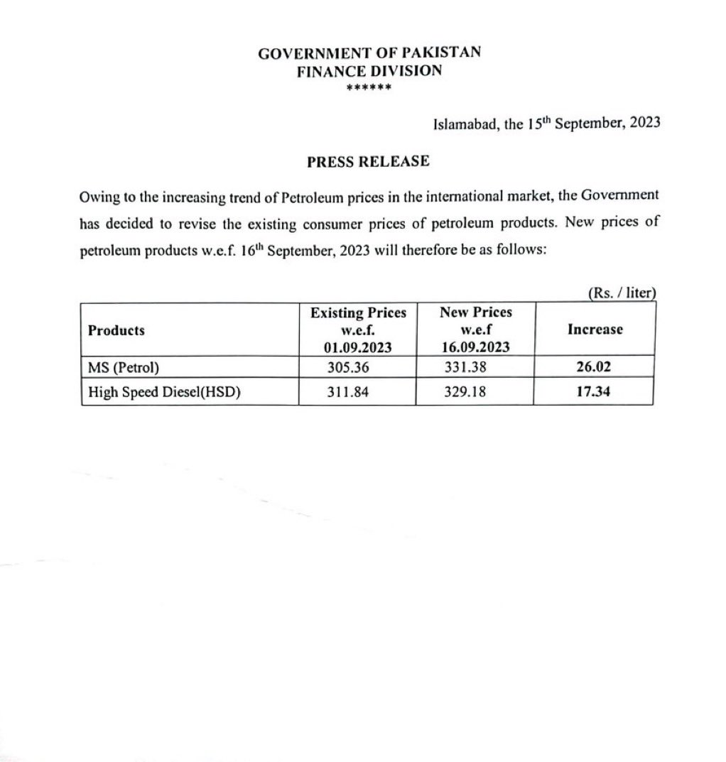 hammadmughal818's tweet photo. Petrol price increased by Rs 26 per litre. New price of petrol is Rs 331 per litre. 

#Petrol #PetrolDieselPrice
#PetrolDieselPrice https://t.co/cZP0elncHG