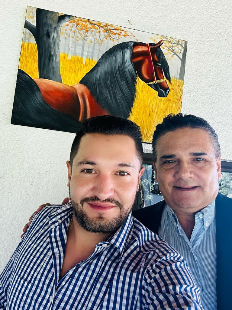HelderValencia's tweet photo. Saludos para todos amigas y amigos ☀️ 

El martes sostuve una excelente reunión a lado del Ing. @Silvano_A, exgobernador de Michoacán, con quien coincidimos en trazar una ruta y caminar en el Frente Amplio por México. https://t.co/irwHIiBV7D