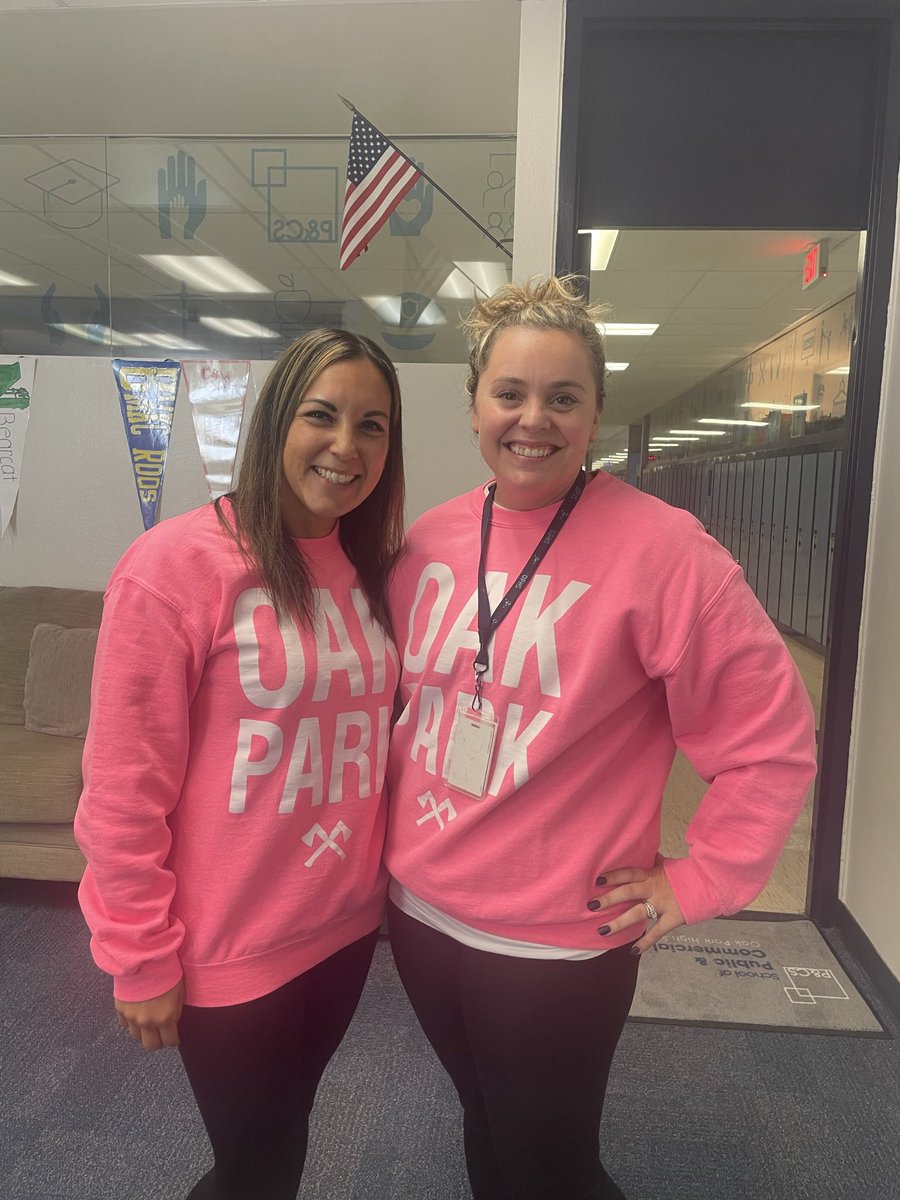 SarahLorenson's tweet photo. Homecoming week coming to a close!! Twinning with @MrsDeGeorge on Tuesday and celebrating King Ali today! Can’t wait to see who our queen is tonight! https://t.co/RPWLaSjsFO