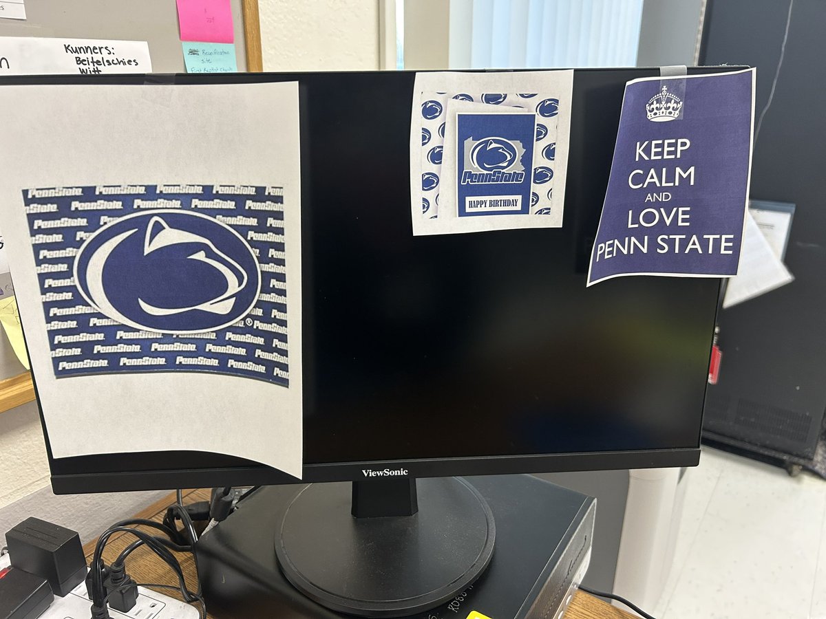 When it’s your resource officers birthday and he’s a Michigan fan but you’re Penn State Alumni…💙🤍💙 hahaha 🤣 🤣#happybirthday #weare #nothingbutfun <a href="/PennStateFball/">Penn State Football</a> @gibsontondogs