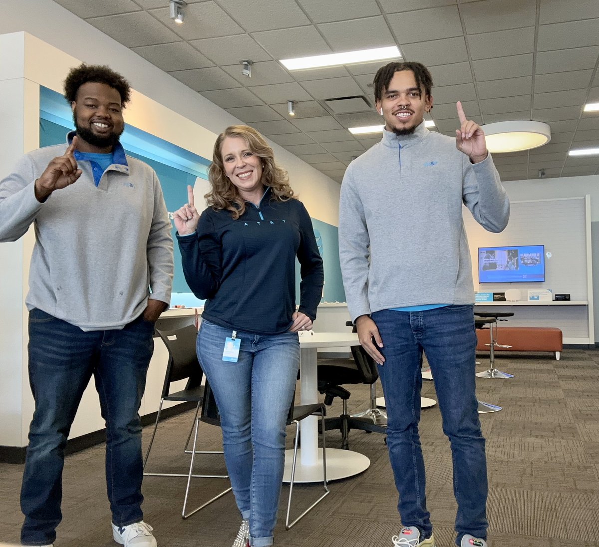 Danielle Oselett tweet media