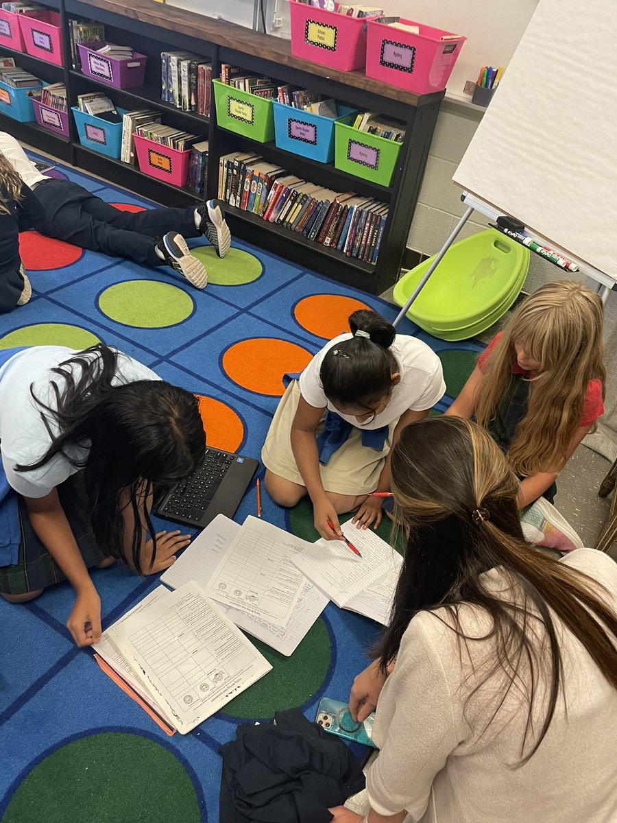 GHSPrincipal's tweet image. Dr. Rosenthal came by and enjoyed our 5th graders sharing Where I’m From poems.  #providingactivespecificfeedback #studentwriting @JCPSZone3AS  @GreathouseLions