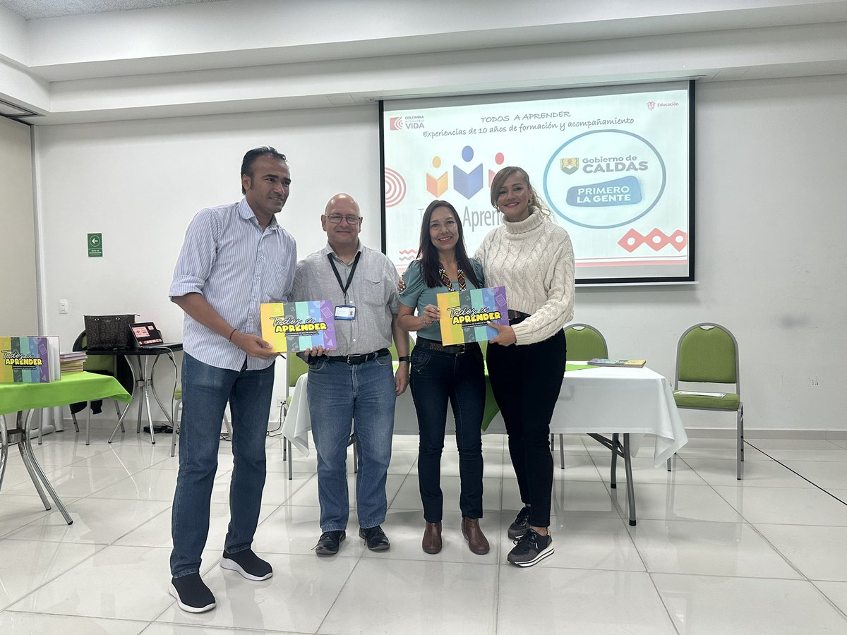 Daz4Grace's tweet photo. @fredycamps @EducacionCaldas Invitamos a la comunidad académica a consultar las experiencias registradas en esta obra que sintetiza el conocimiento pedagógico desde el acompañamiento situado. https://t.co/M6aqxjn3Oi