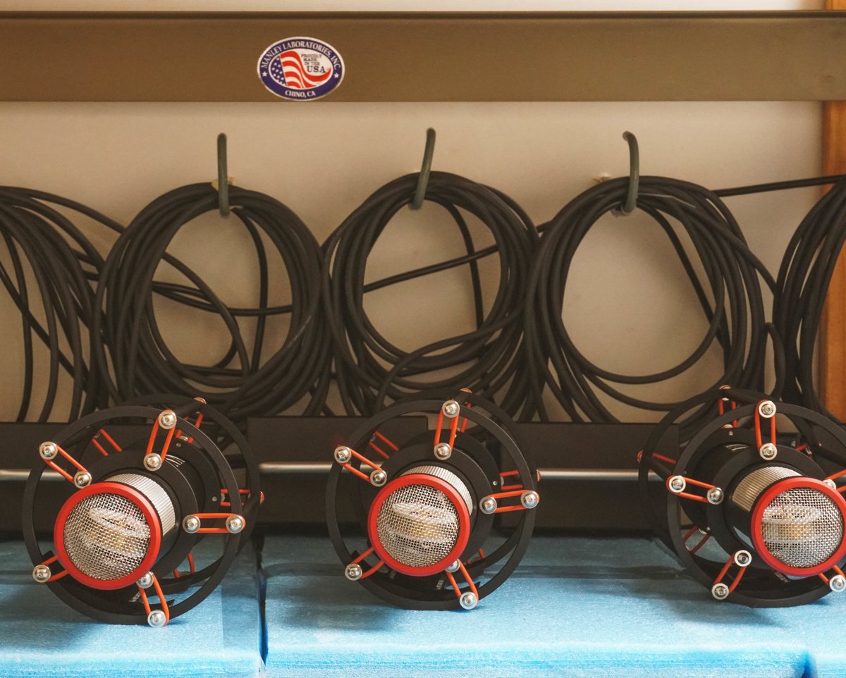 manleylabs's tweet photo. A trio of Reference Cardioids getting their beauty sleep (a.k.a. burning in).
🔗 Learn all about the world's most popular modern tube vocal mic: https://t.co/GJF6iDVKKF
#manley #manleylabs #referencemic #referencecardioid #refcard #manleymic #tubemic #tubesrule https://t.co/JDw5KSMTca