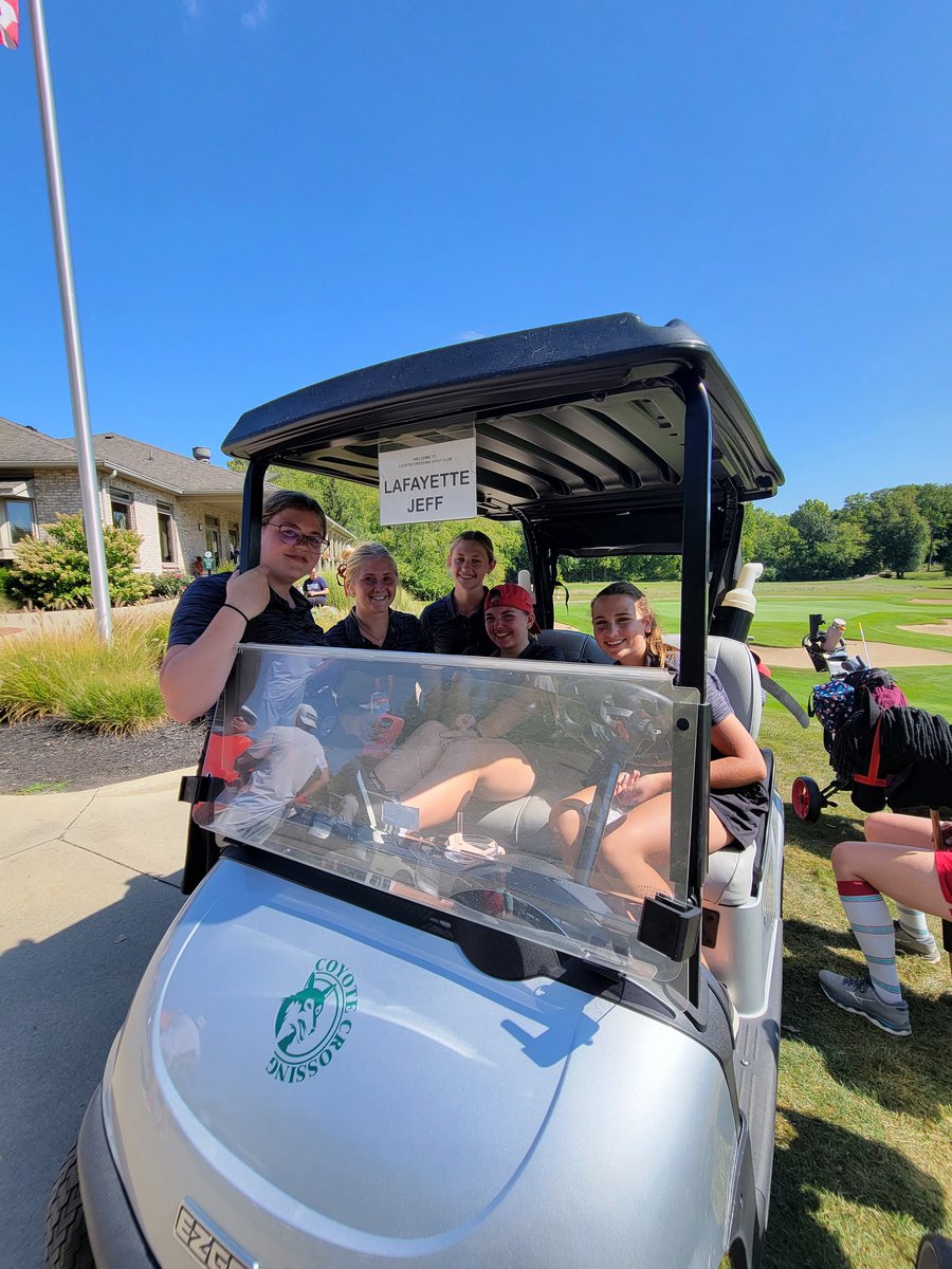 SueB452's tweet photo. Incredibly proud of this group. We might have come up a few shots short of getting out of sectional as a team, but we improved so much during the season. Our Katie did advance to regional next Saturday at BG. https://t.co/9jWIMgwI2q