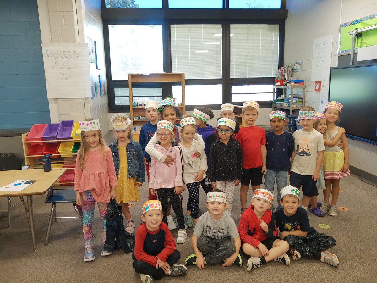 suzipearcy's tweet photo. We love Dot Day! https://t.co/pMGNm7THN5