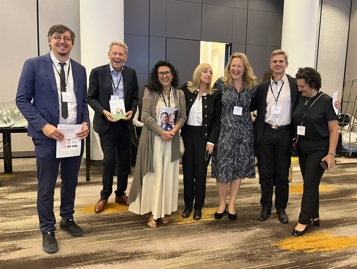 fhpatienteurope's tweet photo. We continue to advocate for early #screening for #FH and detection of FH and it’s rare and severe form #HoFH!

Educating about the #PragueDeclaration #FHchildscreening with our scientific advisors and supporters! https://t.co/uAb6eNZcZs