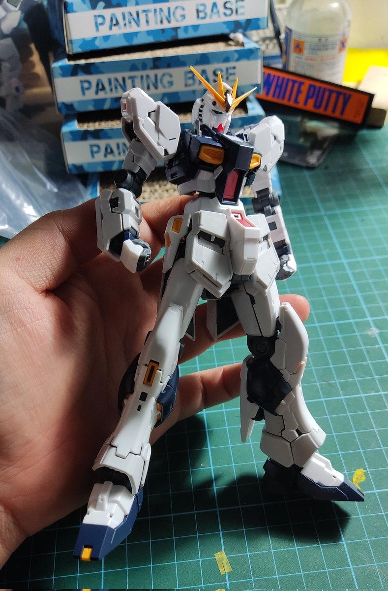 evoru_shawn's tweet photo. Converted the RG Nu Gundam to a bootleg Gunleon lesgooo https://t.co/wonUbnNL7G