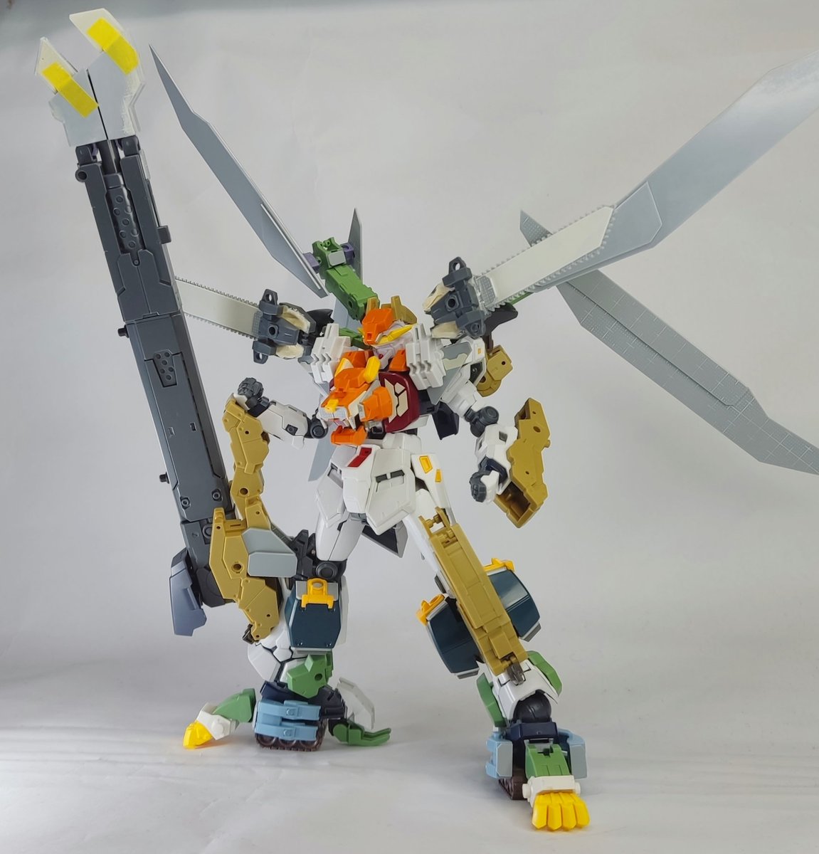evoru_shawn's tweet photo. Converted the RG Nu Gundam to a bootleg Gunleon lesgooo https://t.co/wonUbnNL7G