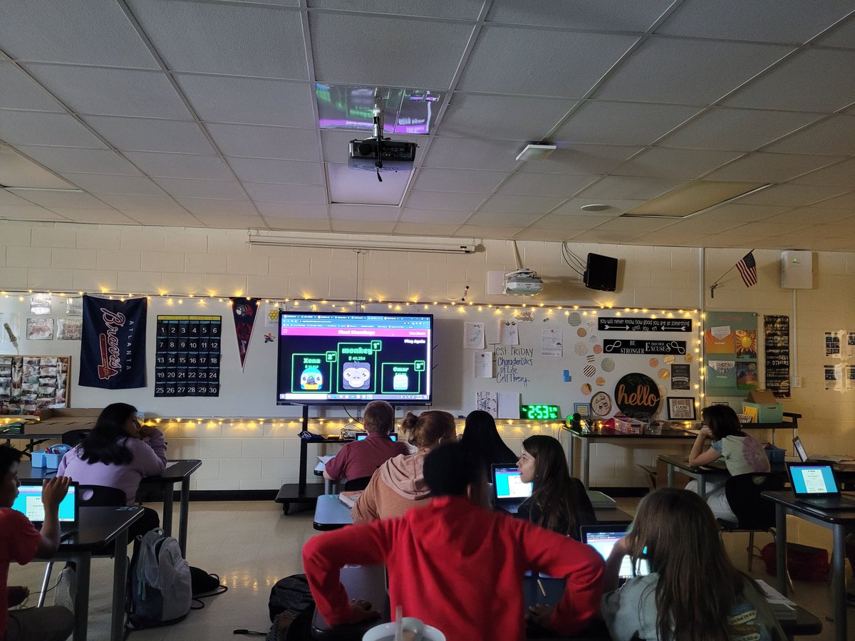 AMSkelkins's tweet photo. Some friendly rivalry during our Blooket review to get ready for our Cell Theory test!! https://t.co/ay5AX3192N