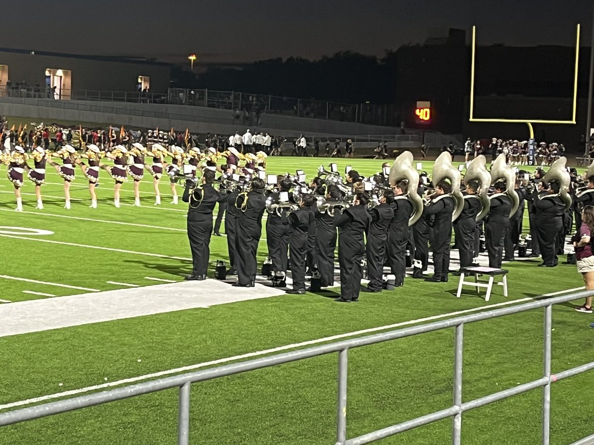 Jmorley36's tweet image. Fillies and band for your halftime entertainment. 44-0. #WestNation