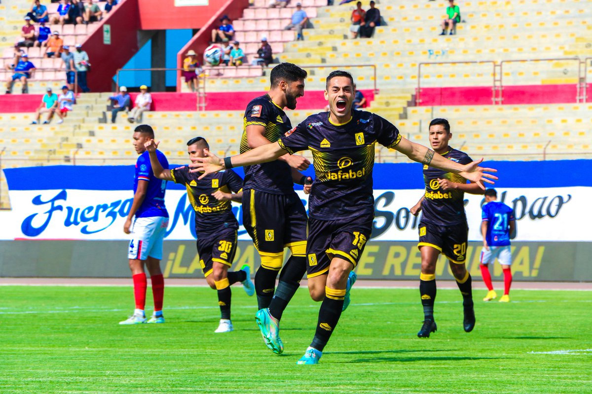 Futbolistas AXEM (@futbolistasaxem) on Twitter photo #TorneoClausura π΅πͺ
Gol de Brian Calabrese (<a href="/BrianCalabrese5/">Brian Calabrese</a>), titular junto a Christian Limousin, en el triunfo de <a href="/ADCantolao/">Academia Deportiva Cantolao</a>, 2-1 sobre <a href="/camannucci/">Club C.A. Mannucci</a>. En el local fueron titulares MatΓas Cortave y Federico GonzΓ‘lez. #TorneoClausura π΅πͺ
Gol de Brian Calabrese (<a href="/BrianCalabrese5/">Brian Calabrese</a>), titular junto a Christian Limousin, en el triunfo de <a href="/ADCantolao/">Academia Deportiva Cantolao</a>, 2-1 sobre <a href="/camannucci/">Club C.A. Mannucci</a>. En el local fueron titulares MatΓas Cortave y Federico GonzΓ‘lez.