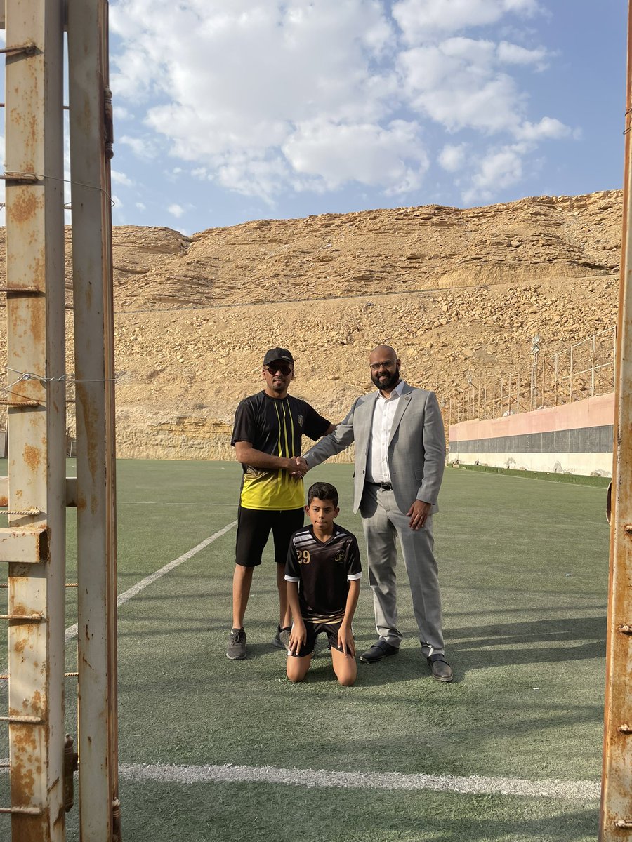 AzoozeAldosre's tweet photo. بداية موفقه باذن الله 
زيارة وفد انقليزي لعقد شراكة لاحتراف اللاعب السعودي خارجيا مع الكوتش / ا... https://t.co/I5AXA9fK4I عبر @YouTube https://t.co/iZNyAPb0i4