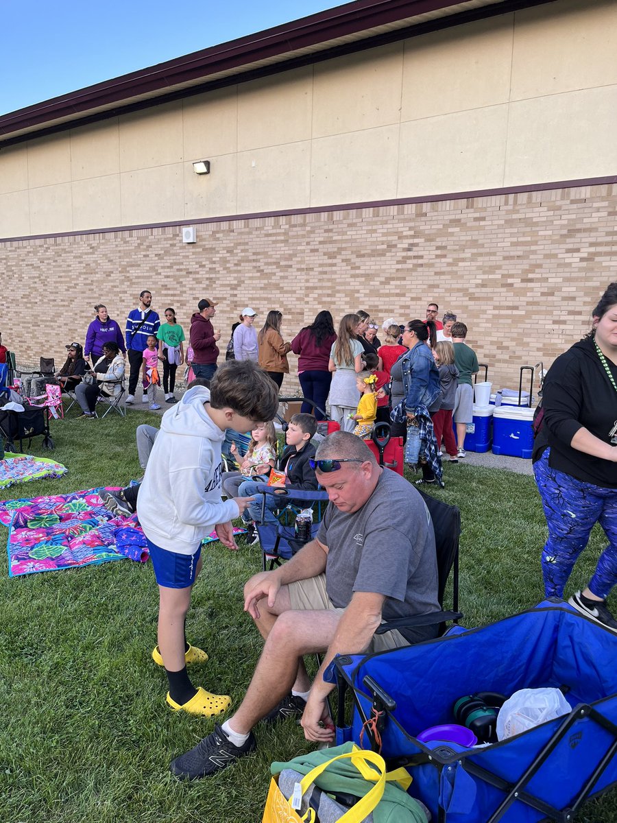 Joan Grassi (@joangrassi) on Twitter photo It is Movie Night <a href="/VioletAllStars/">Violet Elementary School</a>! Our best turn out yet! A perfect night! #mylsps It is Movie Night <a href="/VioletAllStars/">Violet Elementary School</a>! Our best turn out yet! A perfect night! #mylsps