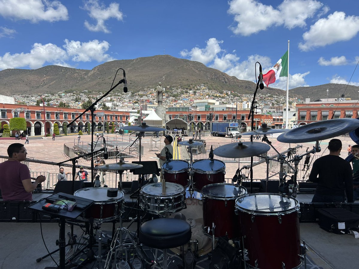 Ya estamos en Pachuca……donde darán el grito? Y viva Mexico amigos! 
#RioRoma #RojoTour #live #pop
#trxcymbals #trxcymbalsmexico
#cymbals 
#drumcymbals #drummer #drummerlife 
#montanobaquetas
#montano #drums #tour #aquariandrumheads 
#drums #show #preshow #yamaha #drumkit