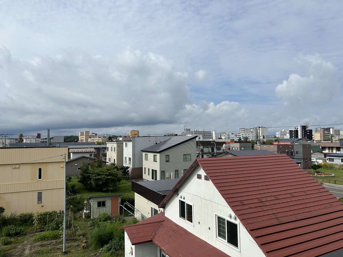 おはʕ•ᴥ•ʔｸﾏｰ
曇りっぽい晴れ、北海道千歳市です。
最高気温27℃、最低気温15℃。
今日千歳に瀧川鯉斗さんくるんだって！昨日教えてもらって妻に言ったらめっちゃ行きたいって。当日券あるかなぁ。ジョギングもしたいなぁ。

#企業公式が毎朝地元の天気を言い合う 
#千歳X会