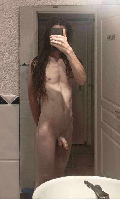 Just shaved and ready for the bed 😜 https://t.co/KmCbLsJDWw<a href="/tag/locktober"class="tags"><span>#locktober</span></a>