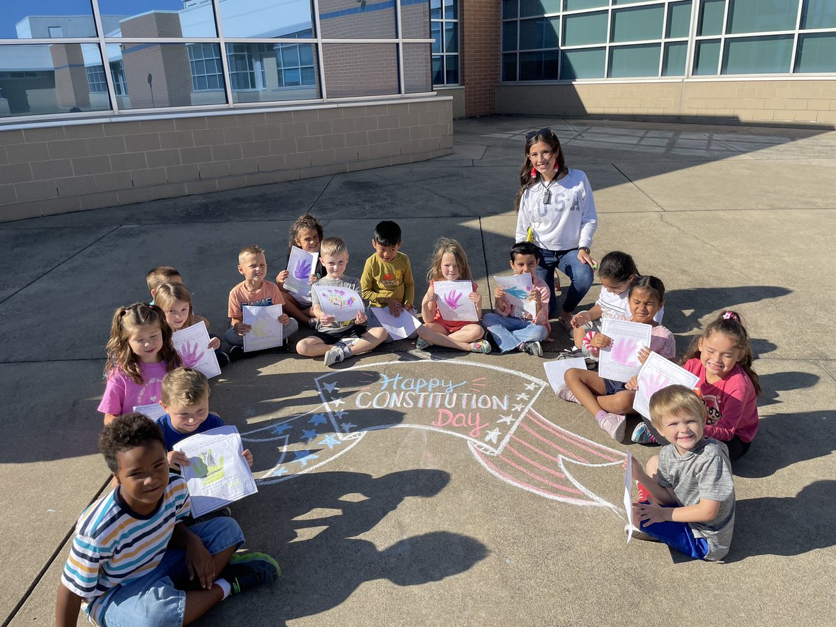 YOUR_PCES's tweet photo. In Mrs. Borges-Hardesty’s kindergarten class, they signed their own classroom constitutions and wrote a sentence about how to be a good citizen in our school! #wearepces https://t.co/omJKk6W91u