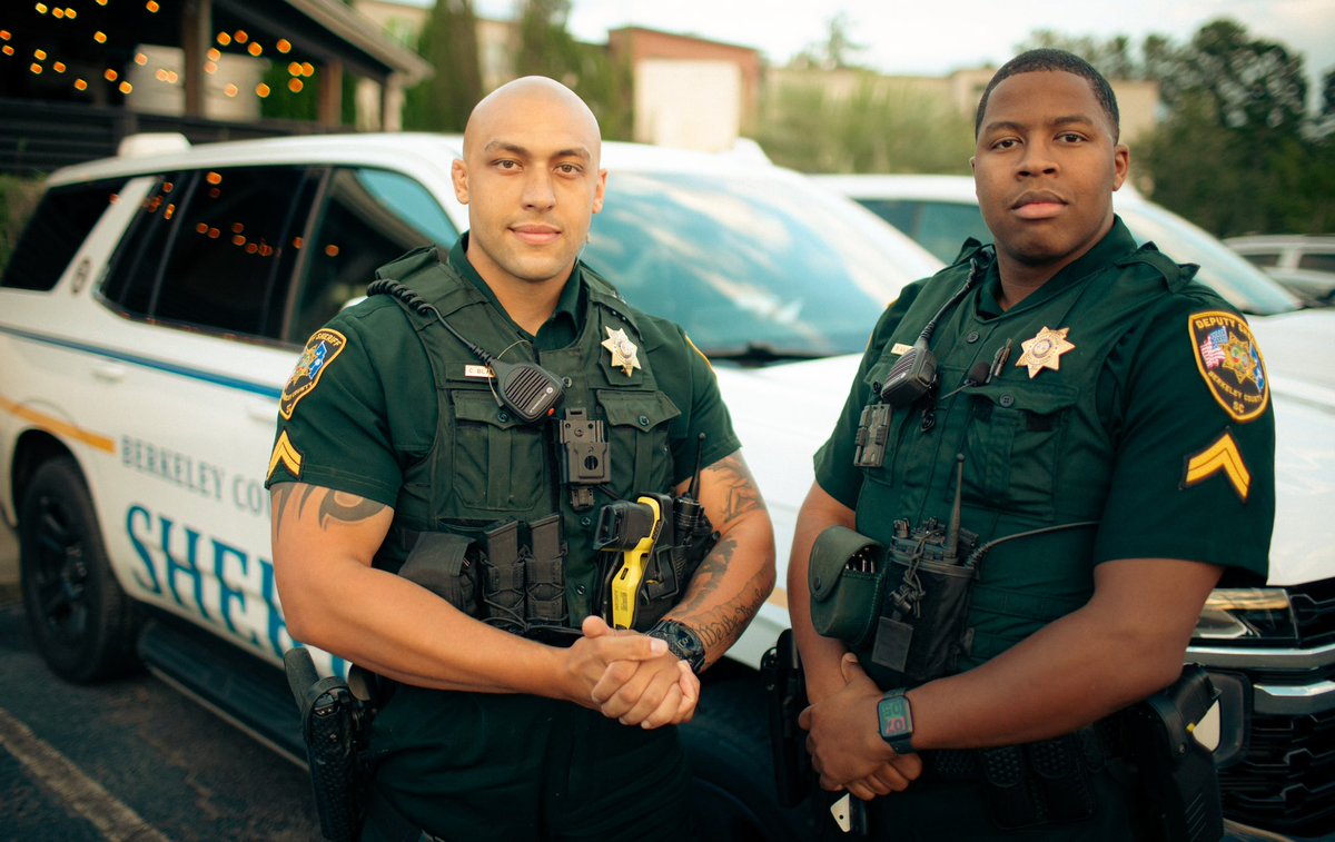 sedvert's tweet image. #OnPatrolLive (Ep 213) - in Berkeley County this evening, we have a SURPRISE … after a long absence, welcome back @CplBlackmonBCSO in addition to Cpl Brandon Williams. Plus @DeputyLee_BCSO and @CplDrayton_BCSO on #FirstShift!! @BerkCoSheriff @ReelzChannel @OfficialOPLive #OPLive