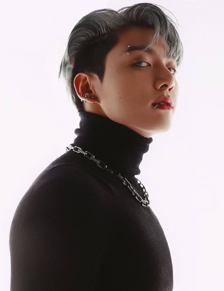 archiveforJK's tweet photo. 2021                                                   2023 https://t.co/gBGgsOky7C