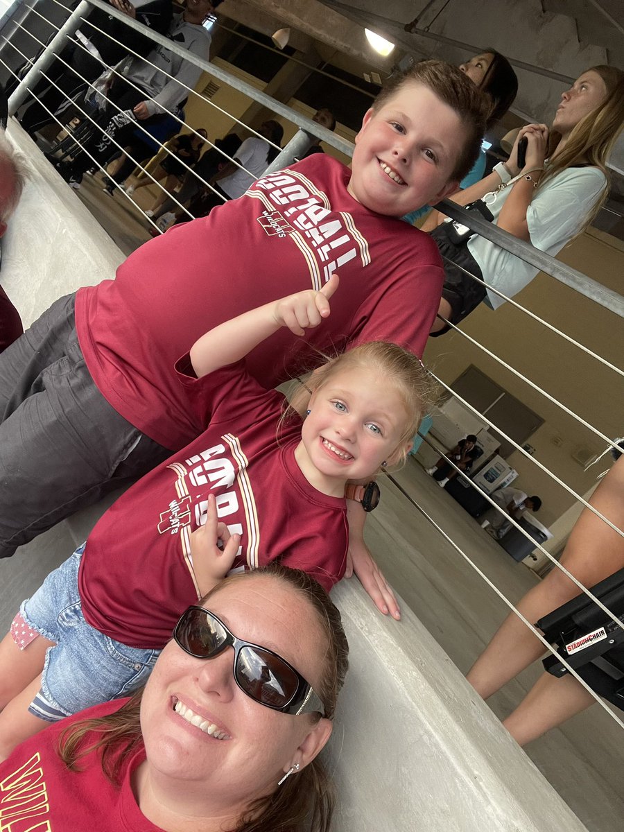 MeganKutac's tweet image. Just a little #FridayNightLights cheering on our @CyWoods212 Wildcats!! ❤️💛 #cfisdspirit #cfisdmath #spiritof212 #HOCO2023 @212_math @CyFairISD