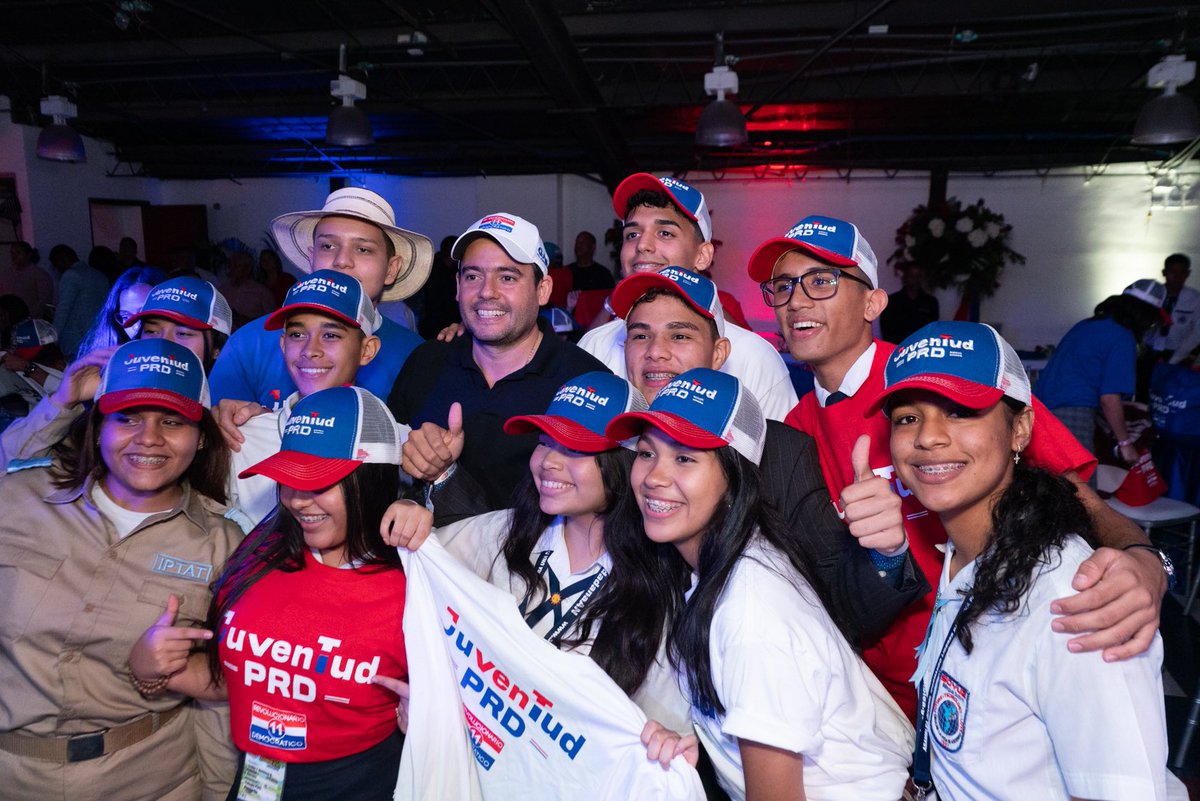 Convencido que el futuro de nuestro país, está en manos de los jóvenes ¡Felicidades a cada uno de nuestros Diputados Juveniles! 💪🏻🇵🇦