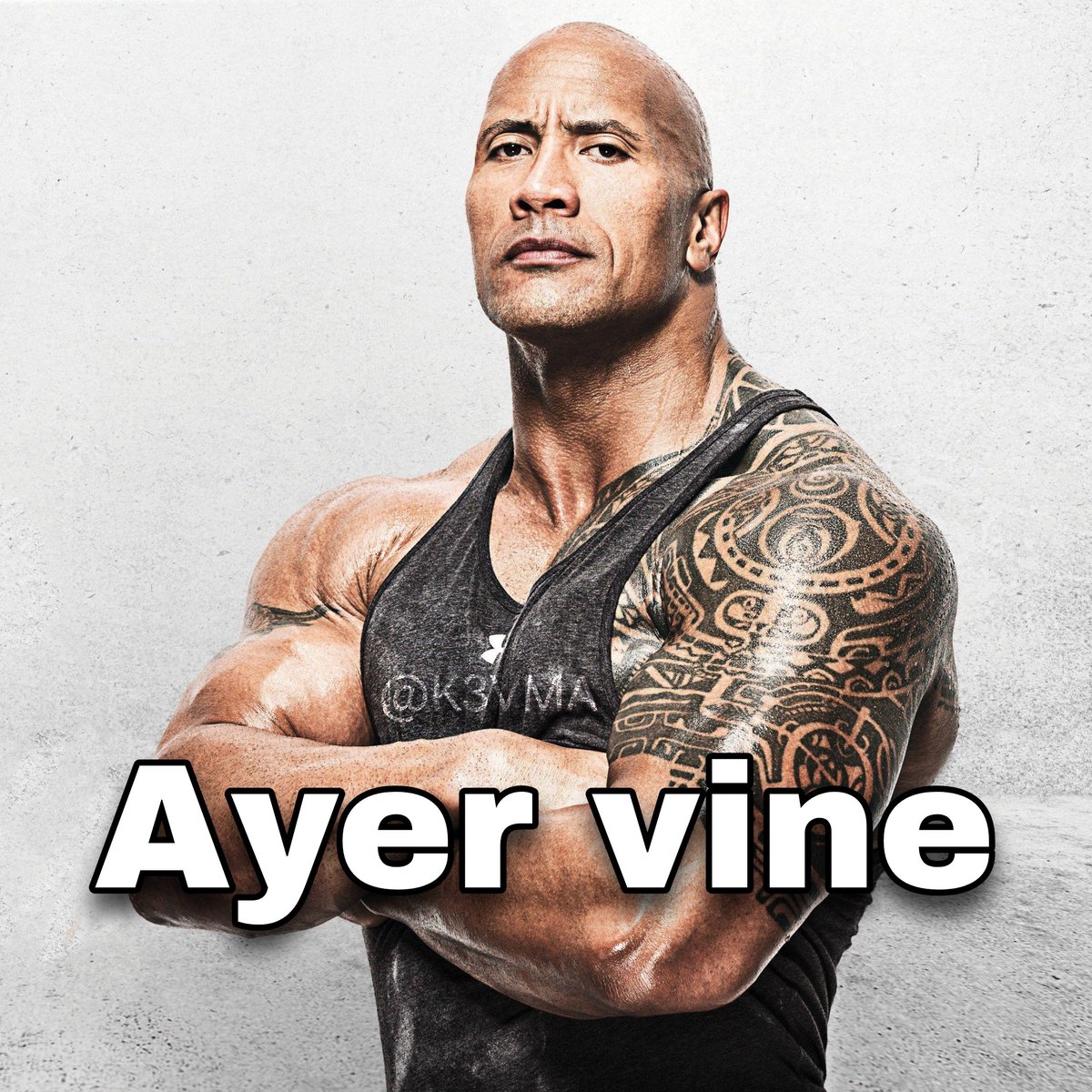K3VMA's tweet photo. Fan: *se pierde #SmackDown*

The Rock: https://t.co/R8YHiqNQeY