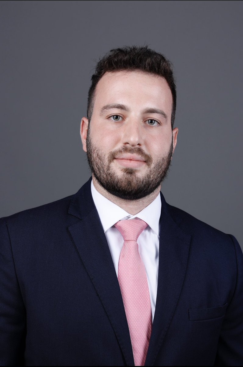 👋 #MedTwitter
I’m Ali Baydoun, 🇱🇧IMG at <a href="/StGeorgesU/">St. George's University</a> applying #Urology this #Match2024
You can find me on the nearest tennis court 🎾 on the links ⛳️or whipping it up in the kitchen 🧑‍🍳
Looking forward to connecting with everyone!

#UroSoMe #AUAMatch
