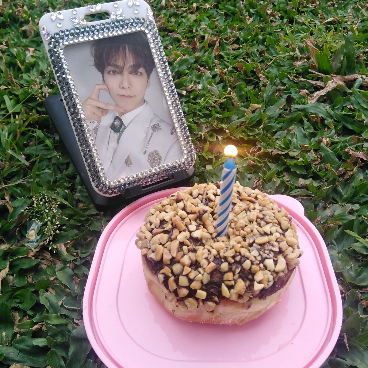 xydaramgi's tweet image. whwhehehhhehehe chanie pangeran udah ketemu jadi bisa tiup lilin hari ini  &amp;lt;3