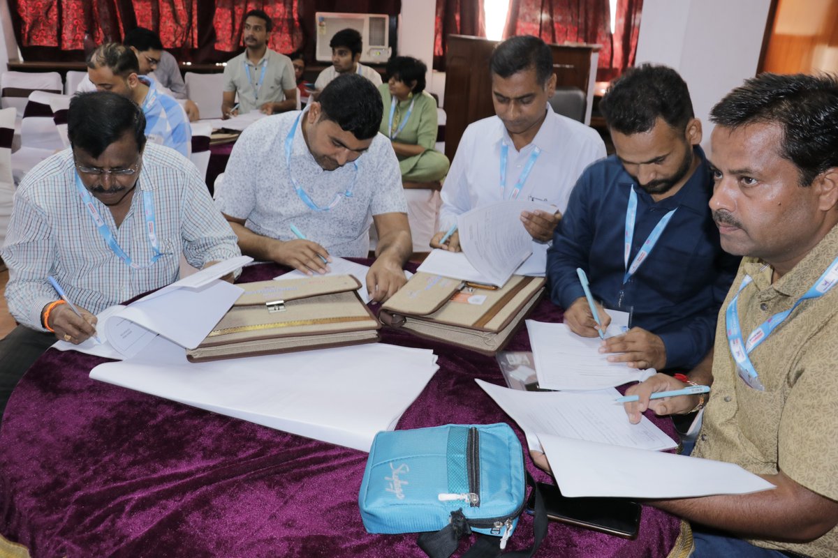 VYKIndia's tweet photo. He briefly explained #entrepreneurship, the initial #registration & #support required for starting a #business, mindset #initiatives, and other important aspects of entrepreneurship. He also shared successful business initiatives that can be taken as inspiration.
#projectsashakt https://t.co/dTq1Nf8r5L