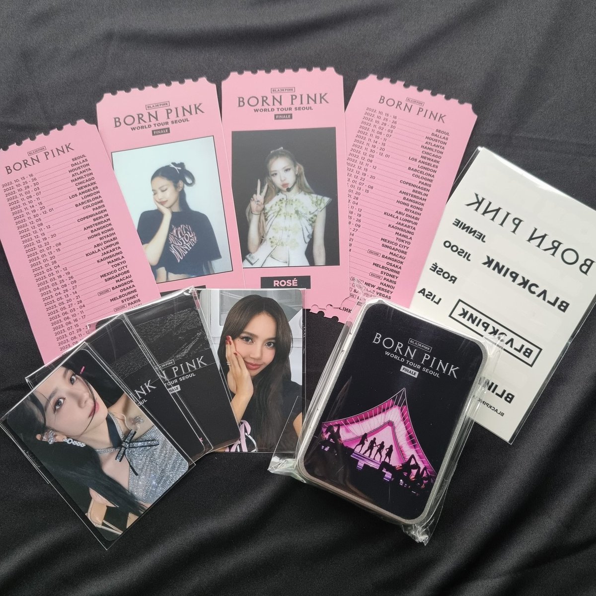 ygofficialblink's tweet photo. #OFFICIALBLINK

#BLACKPINK WORLD TOUR [BORN PINK] FINALE IN SEOUL
Weverse MEMBERSHIP BOOTH가 오픈되었습니다!

블링크! 공연 관람 전 부스에서 함께 해요🖤💖

*부스 운영 시간은 현장 상황에 따라 변경될 수 있습니다.

#블랙핑크 #WORLDTOUR #BORNPINK #SEOUL #FINALE #20230916_7PM #20230917_6PM #고척스카이돔 #GOCHEOK_SKYDOME