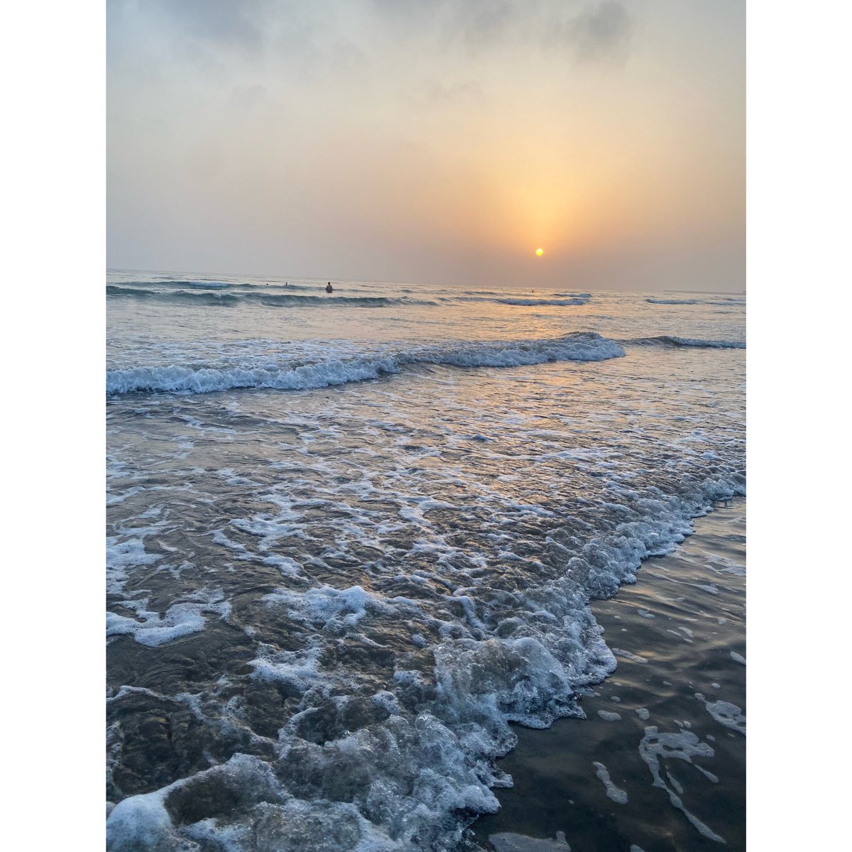 وأنّـا قلبي لـ حُب البحر ميّال 🩵🌊.