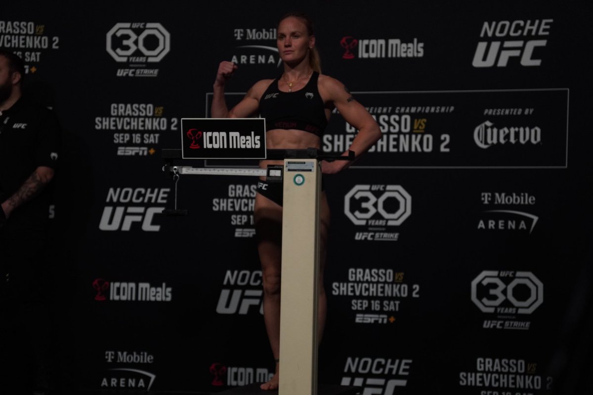 Valentina Shevchenko weighed in at 124.5 pounds, ready to fight for the women's Flyweight title against Alexa Grasso tomorrow at Noche UFC in Las Vegas.

Photo by Joshua Solorzano for The Latin Times 

#NocheUFC #HispanicHeritageMonth #MMA #UFC #ValentinaShevchenko #Mexico