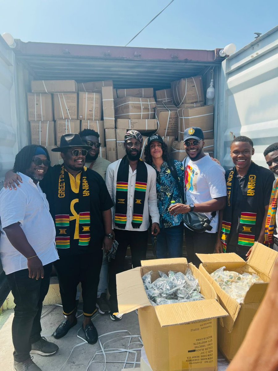 tyronedavisiii's tweet photo. 20,000 chess sets. In Accra, Ghana. Ready for distribution across West Africa. https://t.co/6kS3khKT7u