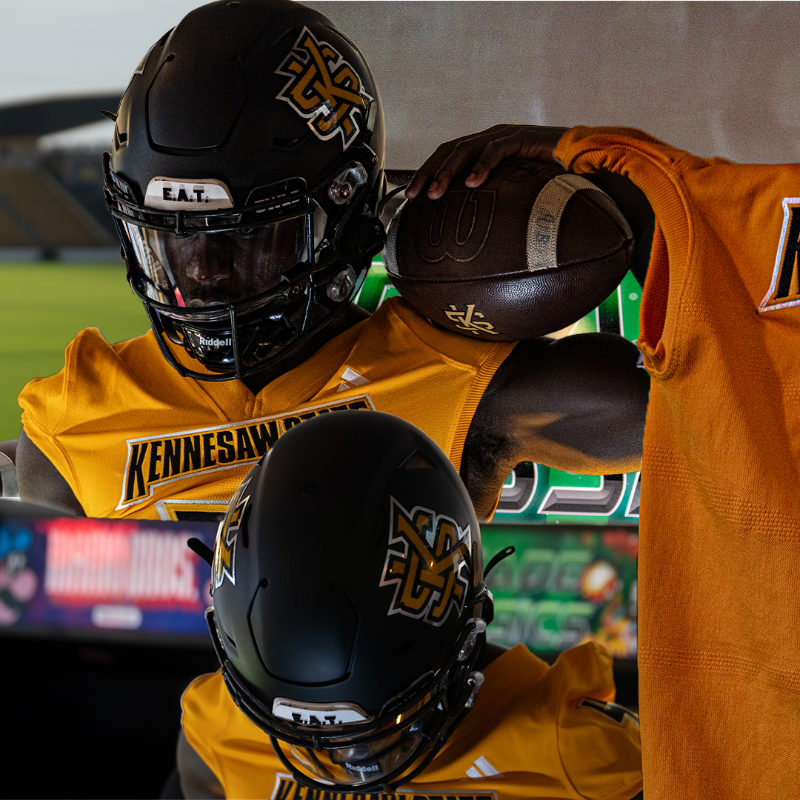 kennesawstfb's tweet photo. 𝐆𝐎𝐋𝐃 >>

BTW 🆓 Gold Shirts and Towels will be available while supplies last, so get there early ⏰

#GoldStandard | #EAT