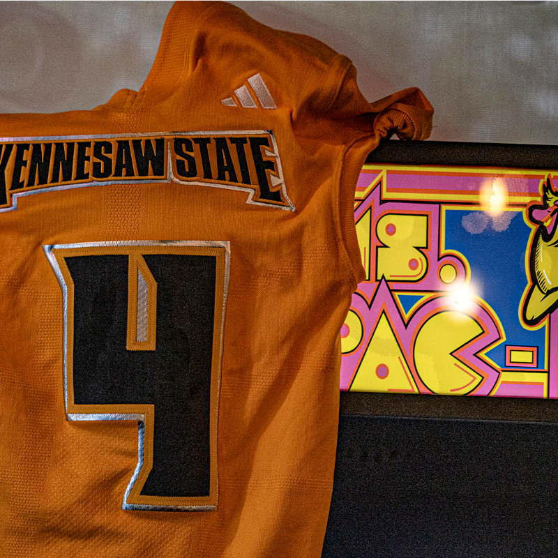 kennesawstfb's tweet photo. 𝐆𝐎𝐋𝐃 >>

BTW 🆓 Gold Shirts and Towels will be available while supplies last, so get there early ⏰

#GoldStandard | #EAT