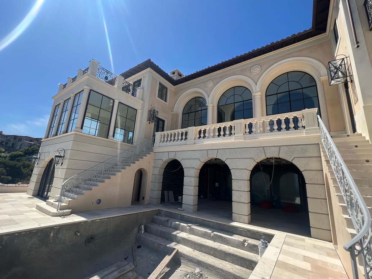 impressioncorp's tweet image. From dream to reality! 🏠 At Impression, Artisans of Limestone, we bring our craftsmanship to life. With European limestone, we handcraft your vision into the perfect home. 🤍 Stay tuned for the final reveal as this build nears completion. 🏗️✨