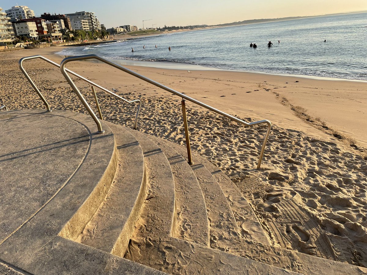Bundogs's tweet photo. Hitting my old stomping ground this morning for a swim around the island 
Haven’t been here since lockdowns so it will be great to see a few ‘older’ faces again 😊
Also who doesn’t love some warm water swimming 🤪🥰 #nicetobeback #sharkisland #marathonpreparations https://t.co/aLl1Q9FLny
