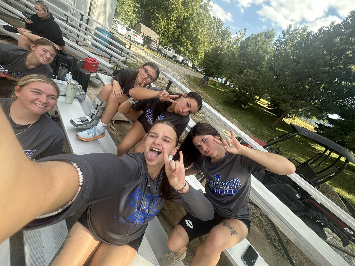 PSCBobcatSB's tweet photo. Girls have been grinding the past couple of weeks. Stadiums, 5:30am weights, and had a high energy scrimmage to end the practice week. All with smiles on their faces. What a fun group! Girls also brought us coaches watermelon red bulls so that makes for an AWESOME Friday! https://t.co/F8X0NAhPo7