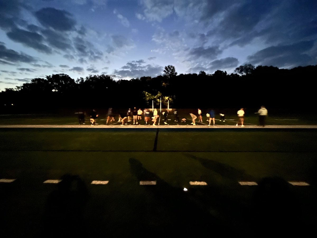 PSCBobcatSB's tweet photo. Girls have been grinding the past couple of weeks. Stadiums, 5:30am weights, and had a high energy scrimmage to end the practice week. All with smiles on their faces. What a fun group! Girls also brought us coaches watermelon red bulls so that makes for an AWESOME Friday! https://t.co/F8X0NAhPo7