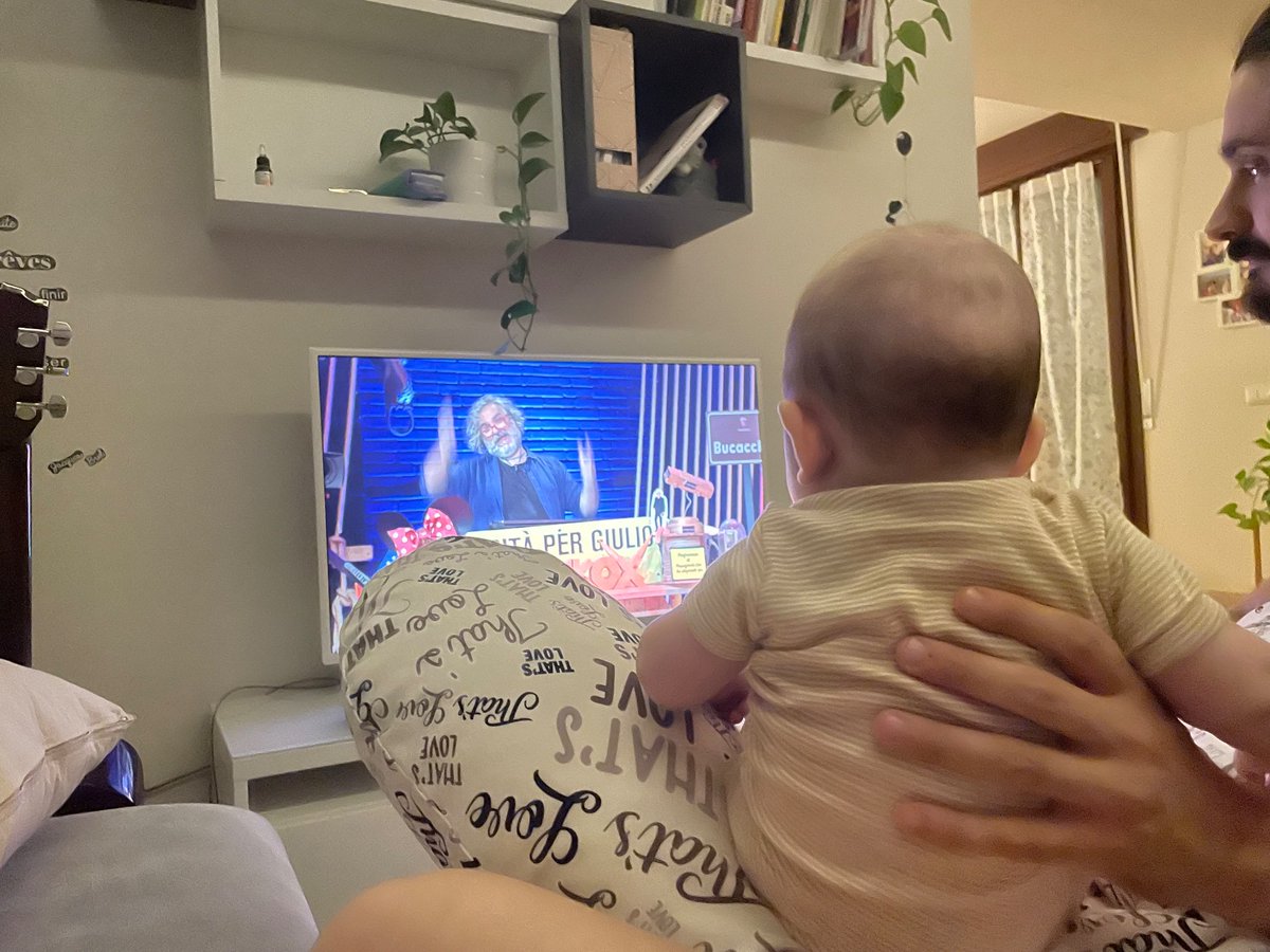 marti_pani's tweet photo. Cartoon si ma di Makkox!
4 mesi e propagandiamo già 🐣♥️

#propagandalive 
@welikeduel https://t.co/f4LBczU12g