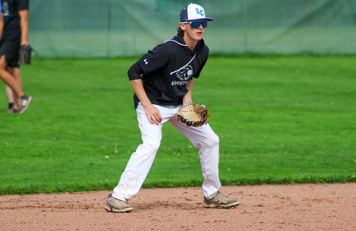 LambtonLions's tweet photo. Ready to defend our home diamond.

#DefendTheDen https://t.co/QMIJqi8xbD