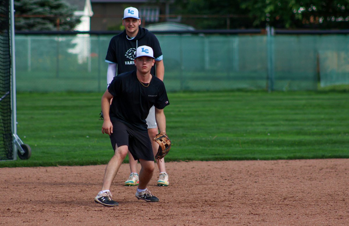 LambtonLions's tweet photo. Ready to defend our home diamond.

#DefendTheDen https://t.co/QMIJqi8xbD