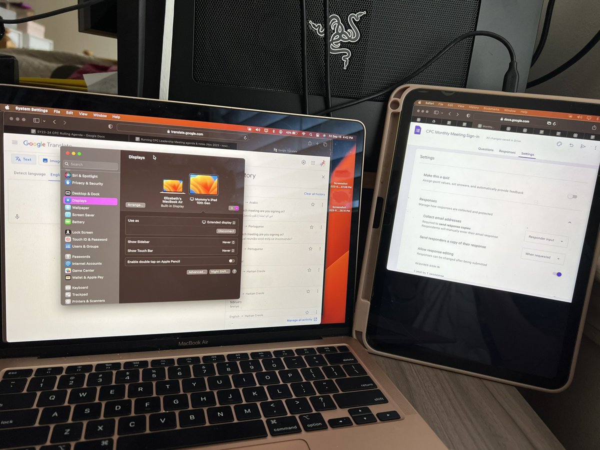 eryoshimura's tweet image. I am bummed that I can’t make the #iPad extended screen fully landscape. I was gonna use it as my document-reading screen!