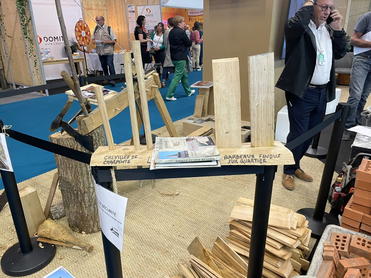 Présente à l’inauguration du stand de la CAPEB Sarthe à la @FoireduMans , l’occasion d’échanger sur l’écoconstruction/écorénovation et  de présenter les bonnes pratiques sur le territoire en mettant en avant le savoir-faire artisanal.
@capeb_fr