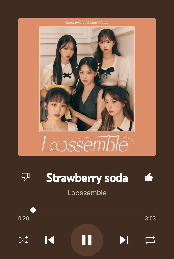 yves_thinker's tweet photo. O #LOOSSEMBLE debutou e temos entre nós 'Strawberry soda', a música que foi escrita e composta pela nossa Yves 🥺 💗 vamos te apoiar sempre e esperamos ouvir muito das suas composições, sooyoung <3 https://t.co/QlEIHa2hnh