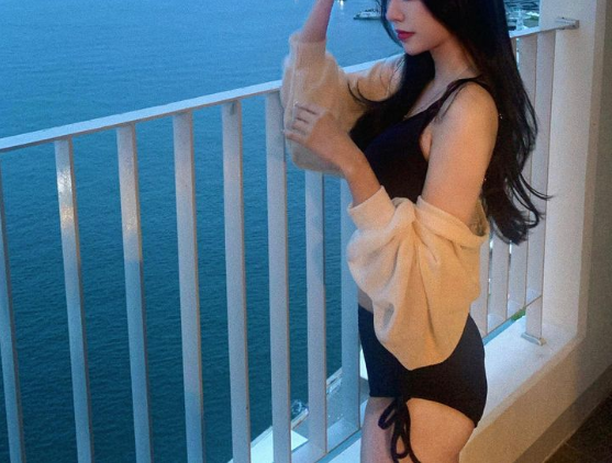 Love is a fire which burns unseen。