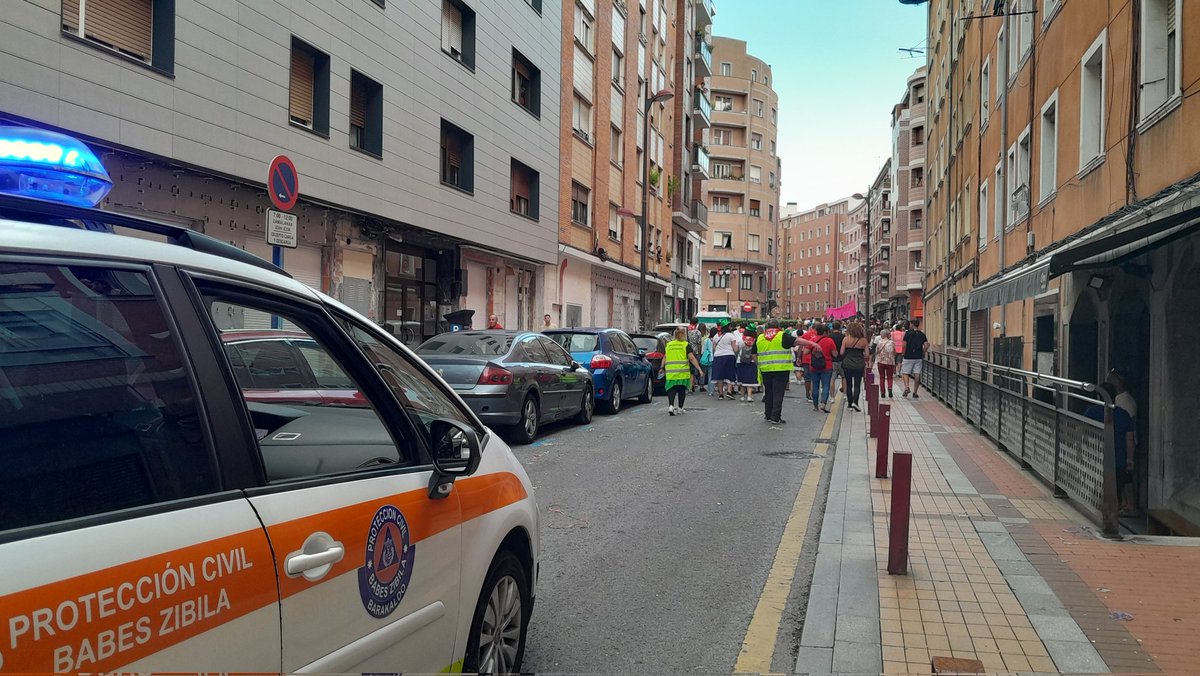 BarakaldoPcivil's tweet photo. Hoy @BarakaldoPcivil ha estado cubriendo la Kalegira de fiestas de #Rontegi.

Sin incidencias a destacar.

#Trafico
#Sanitario
#ProtecciónCivil 
#BabesZibila
#Barakaldo https://t.co/3bJ65h2R1W