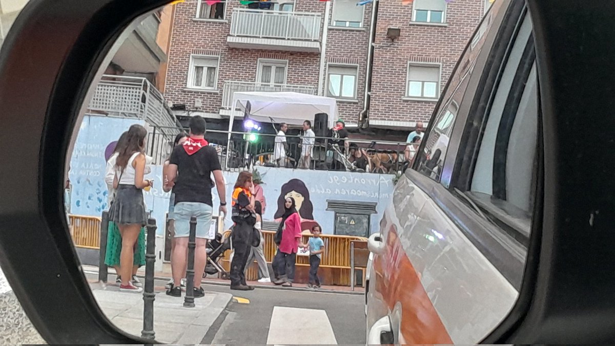 BarakaldoPcivil's tweet photo. Hoy @BarakaldoPcivil ha estado cubriendo la Kalegira de fiestas de #Rontegi.

Sin incidencias a destacar.

#Trafico
#Sanitario
#ProtecciónCivil 
#BabesZibila
#Barakaldo https://t.co/3bJ65h2R1W
